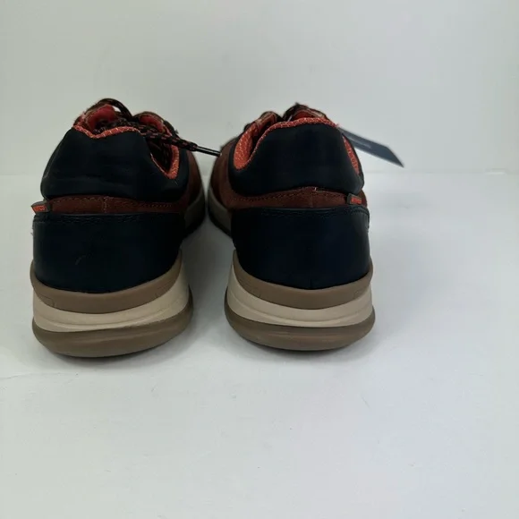 Baretraps, Newton Oxford Sneaker Waterproof Size 10 Men’s - Picture 3 of 9
